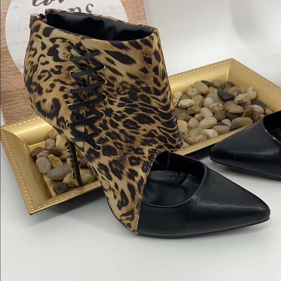 3 FOR $25 Paper fox Leopard heel size 9.5 - Picture 2 of 5